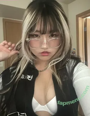 OffbrandTea nude photo #0010