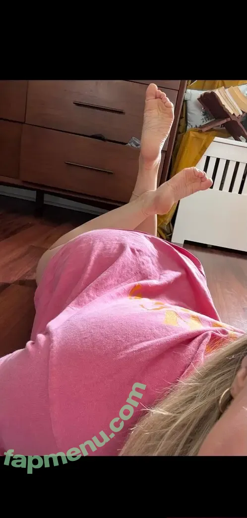 officialbarefeetblonde nude photo #0030 (amberfillerup)