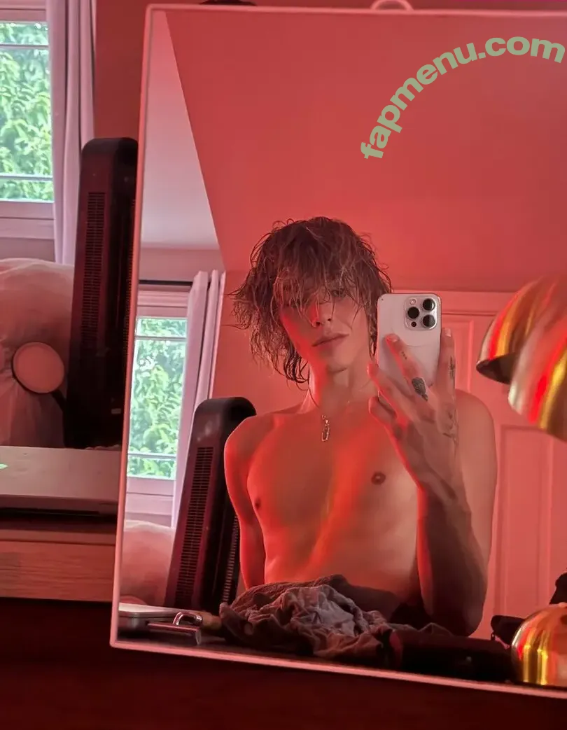 Okjohnnyboy nude photo #0003 (Okjohnnyboy)