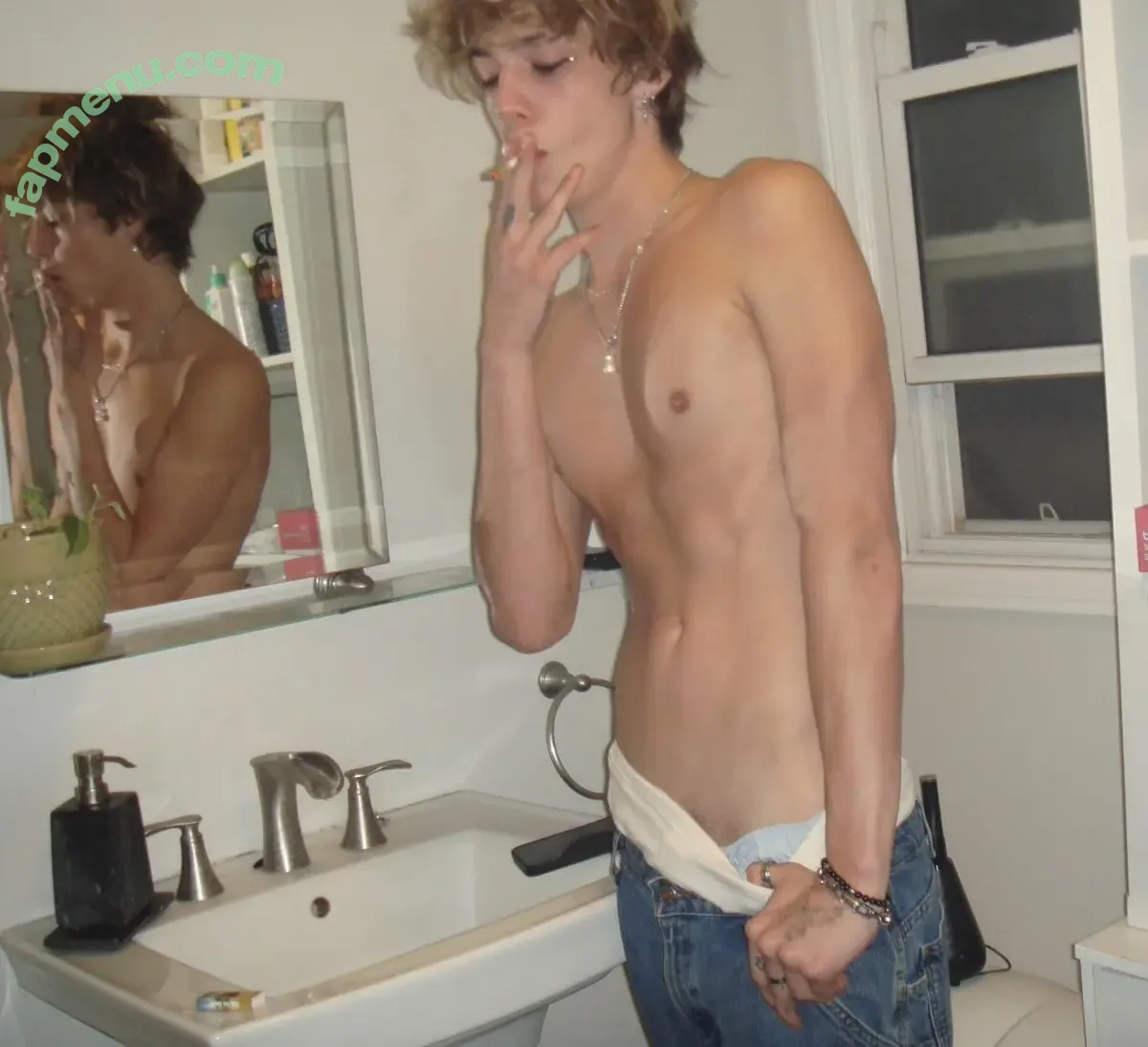 Okjohnnyboy nude photo #0004 (Okjohnnyboy)
