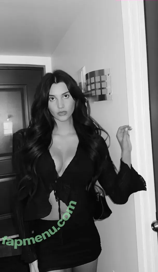 Olivia Alves nude photo #0016 (oliviaalvves / sonotthatgirl)