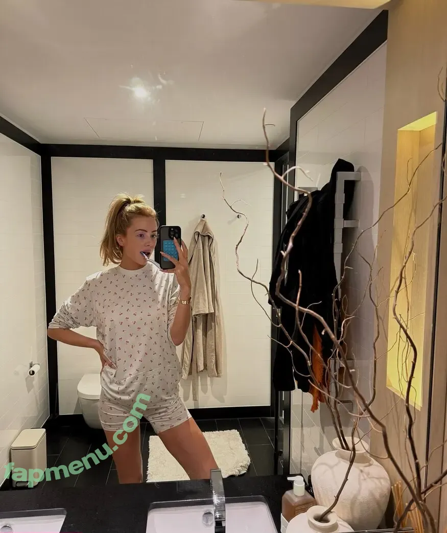 Olivia Attwood nude photo #0217 (oliviajade_attwood / oliviajadeattwood)