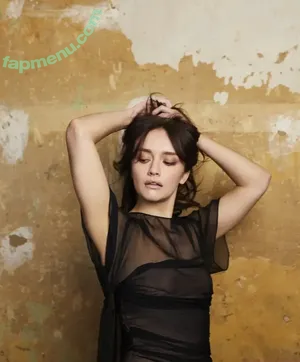 Olivia Cooke / livkatecooke nude photo #0100