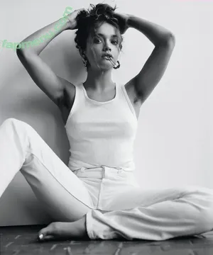 Olivia Cooke / livkatecooke nude photo #0134
