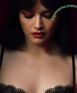 Olivia Cooke / livkatecooke nude photo #0287