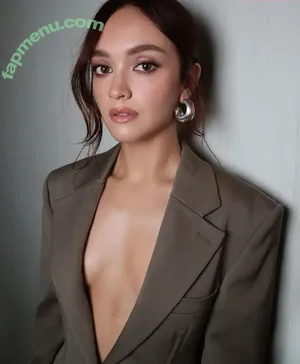 Olivia Cooke / livkatecooke nude photo #0388