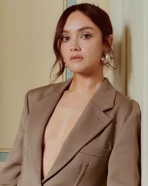 Olivia Cooke / livkatecooke nude photo #0464