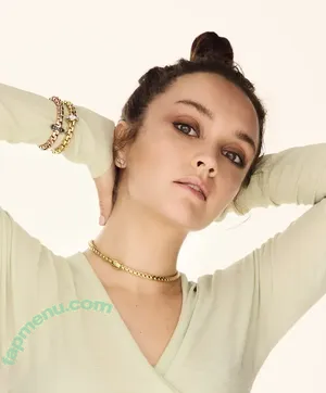 Olivia Cooke / livkatecooke nude photo #0768