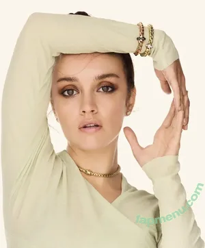 Olivia Cooke / livkatecooke nude photo #0769