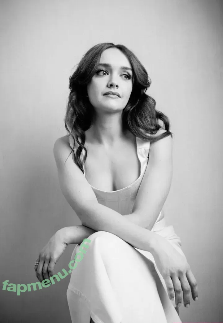 Olivia Cooke nude photo #0133 (livkatecooke)