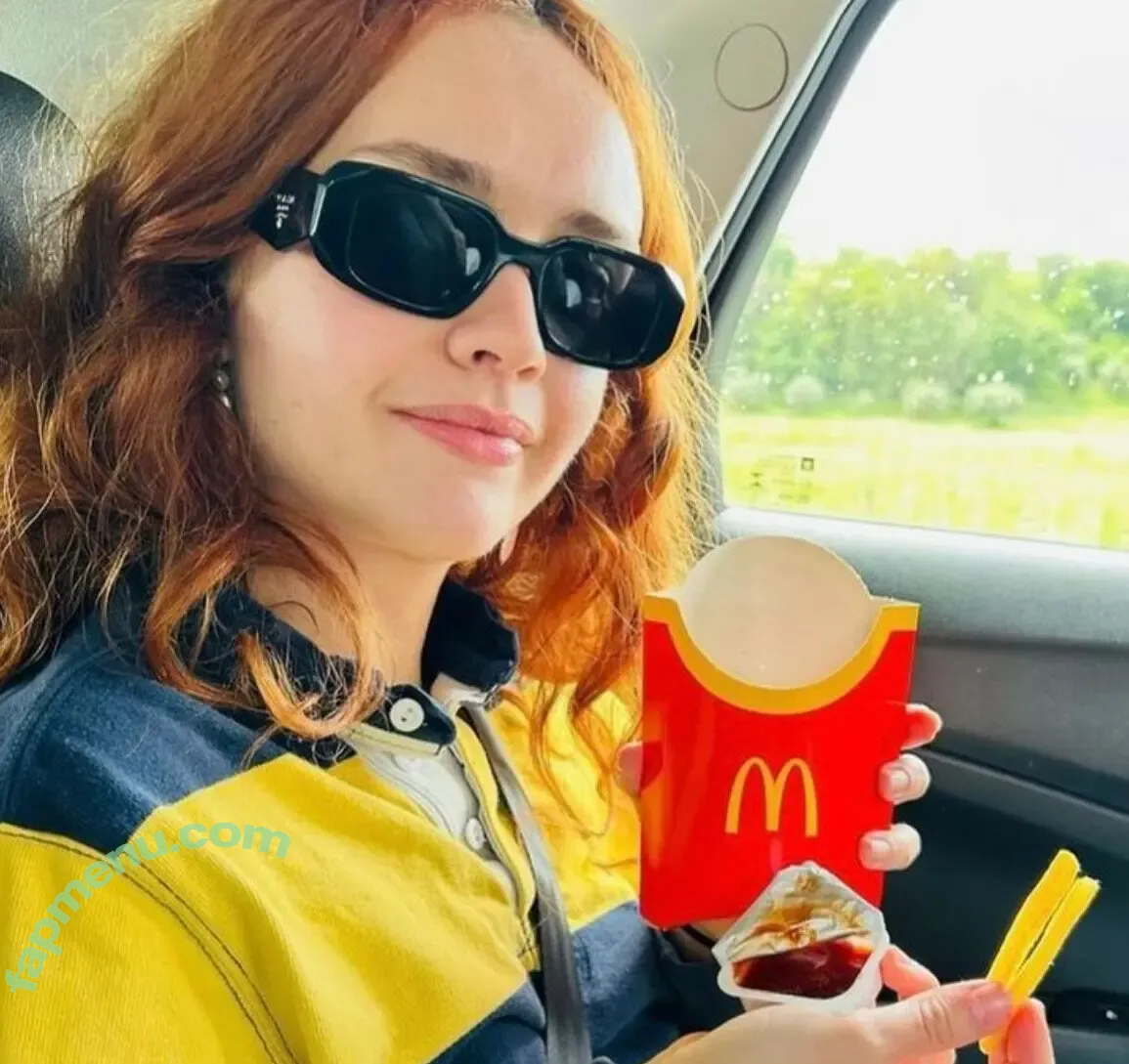 Olivia Cooke nude photo #0170 (livkatecooke)