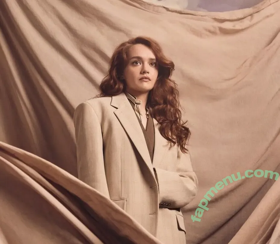 Olivia Cooke nude photo #0175 (livkatecooke)