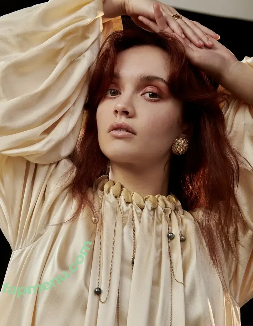 Olivia Cooke nude photo #0193 (livkatecooke)