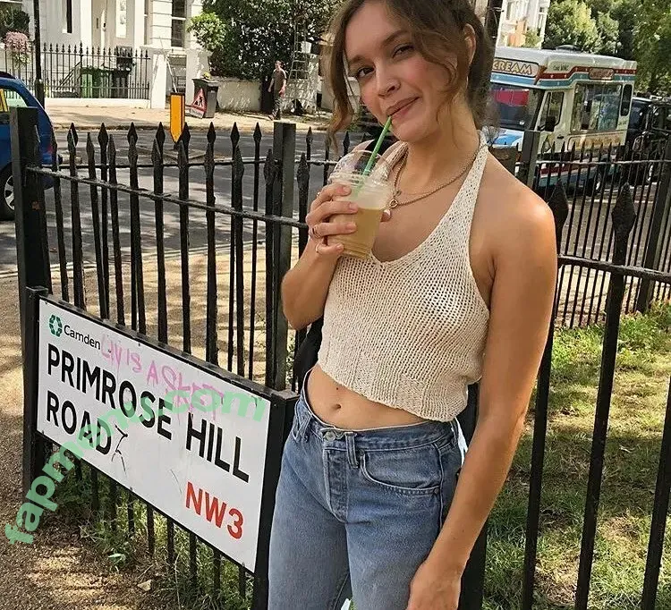 Olivia Cooke nude photo #0223 (livkatecooke)