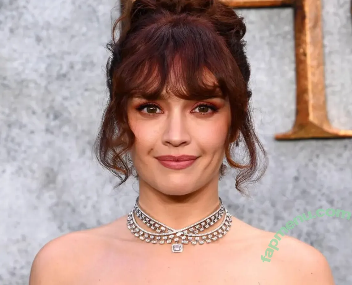 Olivia Cooke nude photo #0447 (livkatecooke)