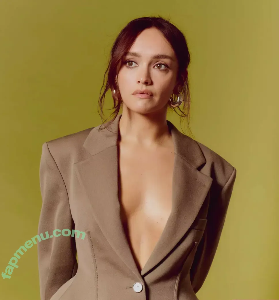 Olivia Cooke nude photo #0451 (livkatecooke)