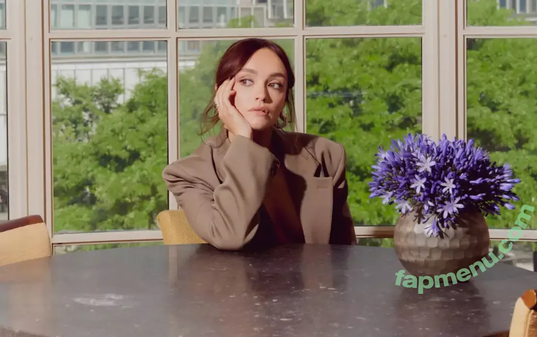 Olivia Cooke nude photo #0452 (livkatecooke)