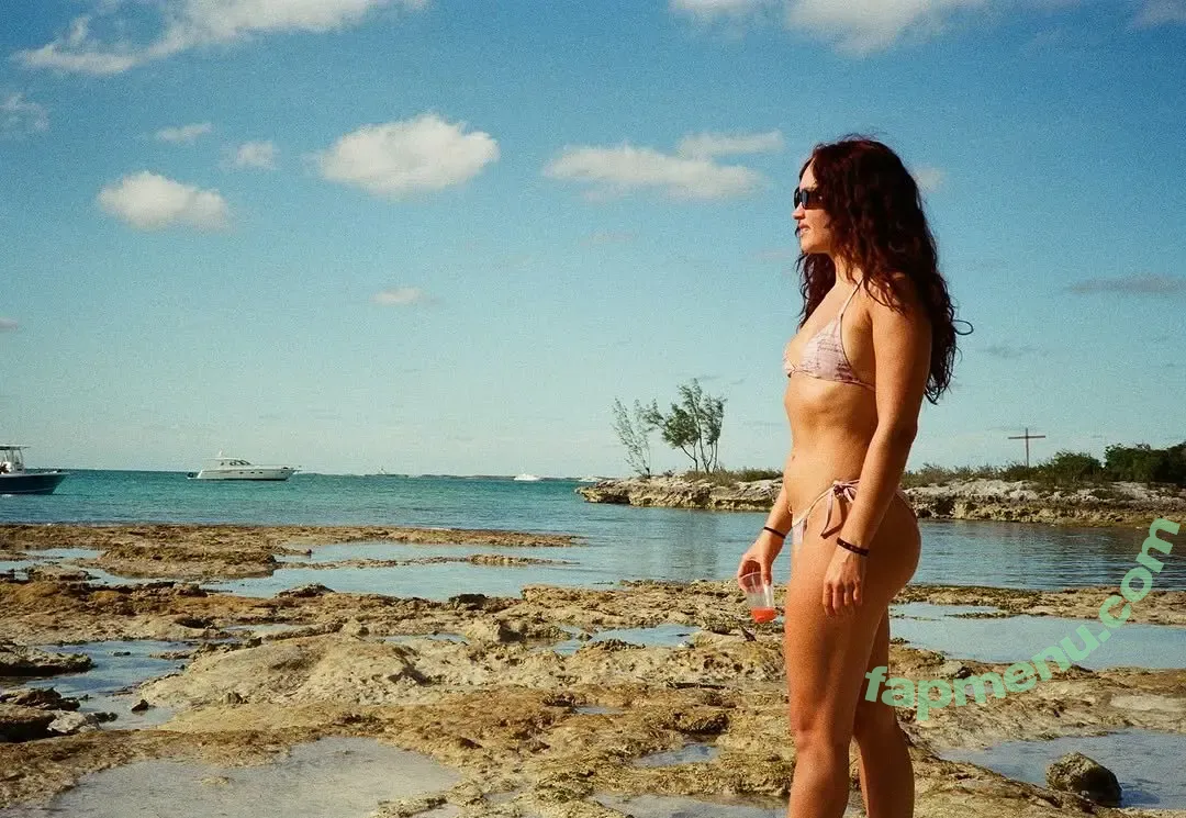 Olivia Cooke nude photo #0636 (livkatecooke)