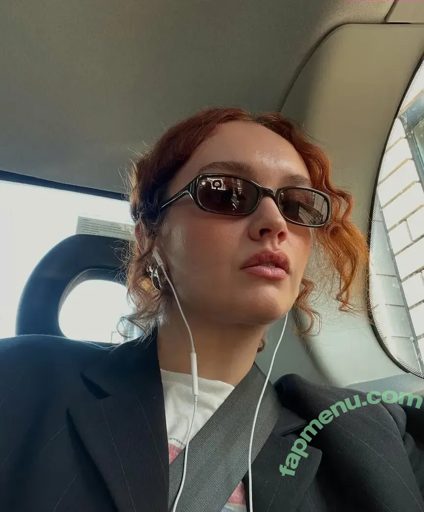 Olivia Cooke nude photo #0667 (livkatecooke)