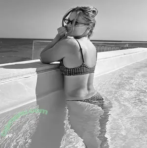 Olivia Holt / Non-Nude / Preview / olivia_holt nude photo #0656
