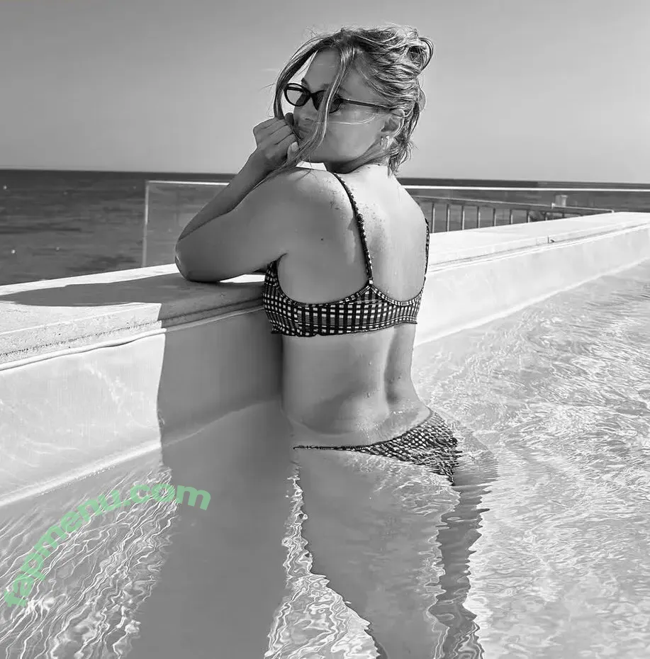 Olivia Holt nude photo #0656 (Non-Nude / Preview / olivia_holt)