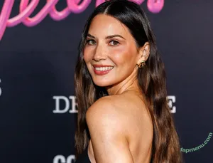 Olivia Munn / oliviamunn nude photo #1082