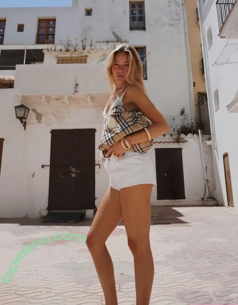 Olivia Ponton nude photo #3992 (olivia.ponton / olivia_ponton)