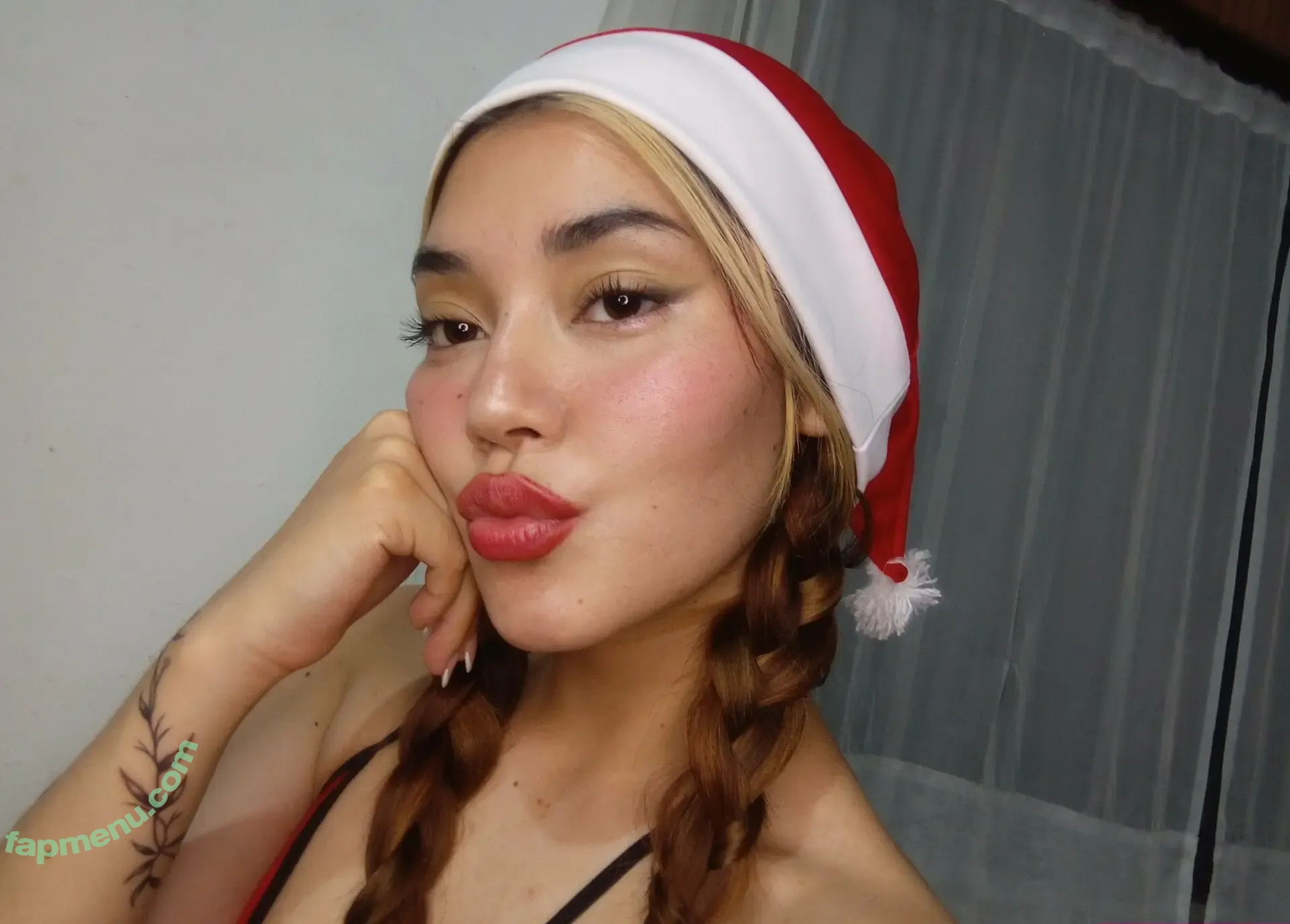 oliviawu nude photo #0021 (oliviamwu)