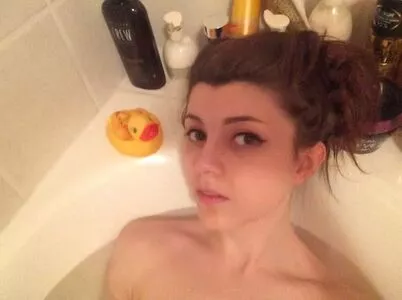 Olyashaa / deepfake / olyashaasaxon nude photo #0814