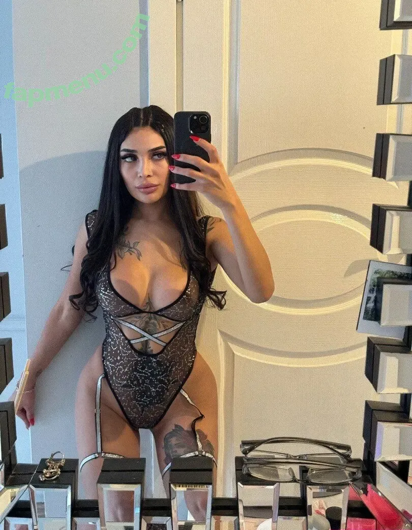 Onlinerana nude photo #0002 (Onlinerana)
