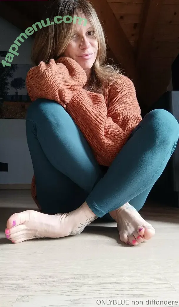 onlybluefeet nude photo #0039 (onlybluefeet)