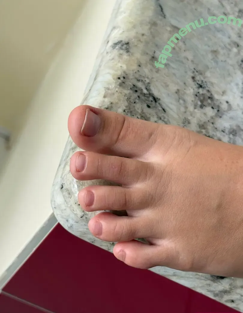 onlymyfeetx nude photo #0021 (onlymyfeetx)