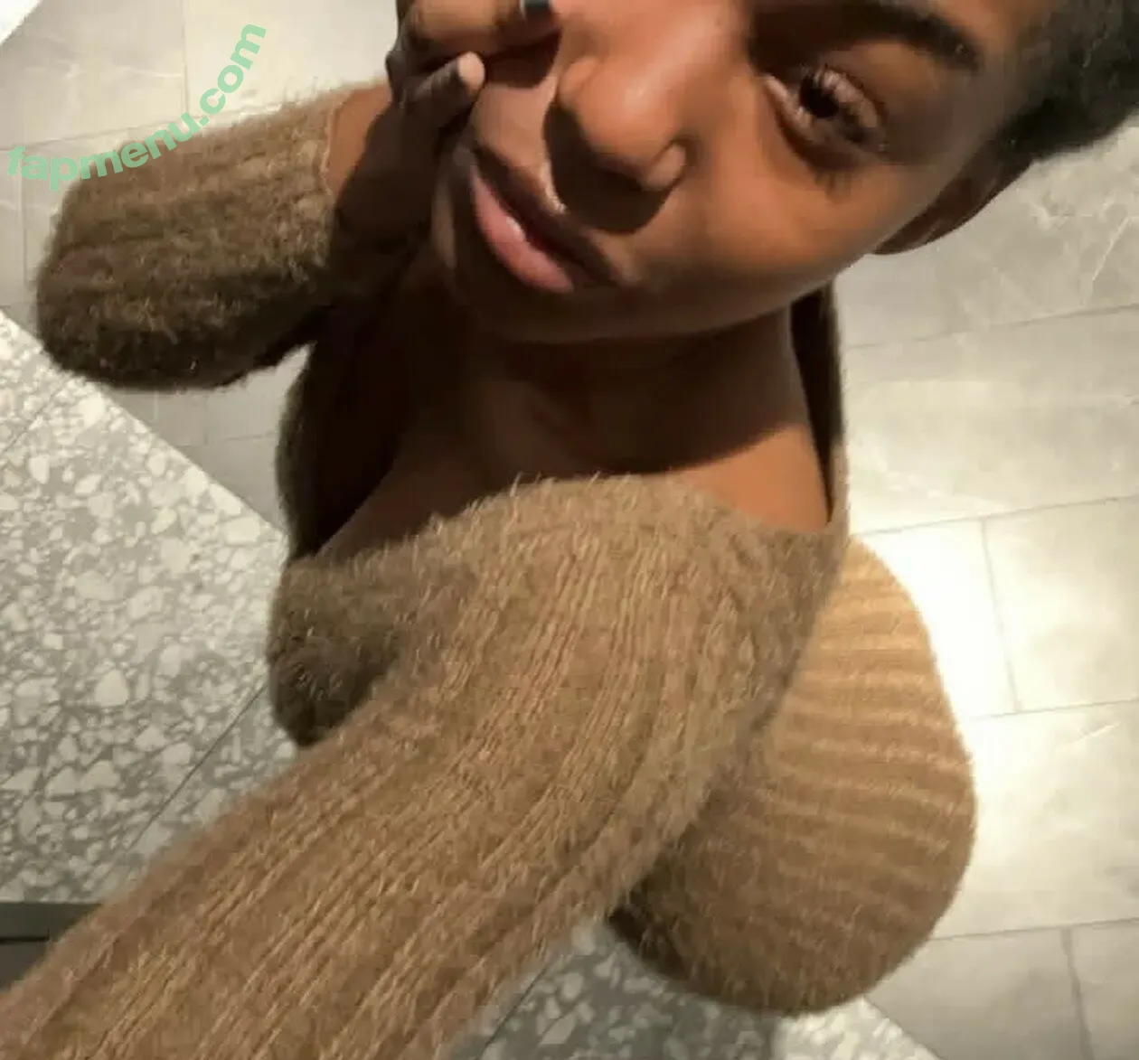 Orangeblossomz nude photo #0002 (OrangeBlossomz0 / honestlyamara)