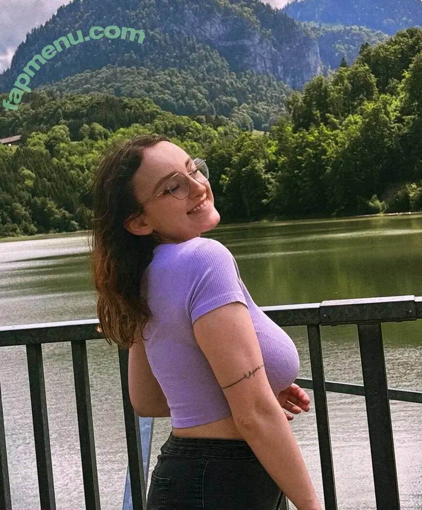 Oryvllmiee nude photo #0065 (Oryvllmiee)