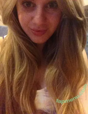 owlbie nude photo #0025