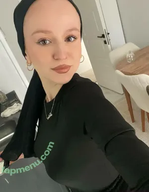 ozlemylzz / ozlemylzz34 nude photo #0001