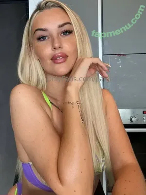 Paige Florence / optimuspaige82 / paige_florence_ / paigeflorence nude photo #0055
