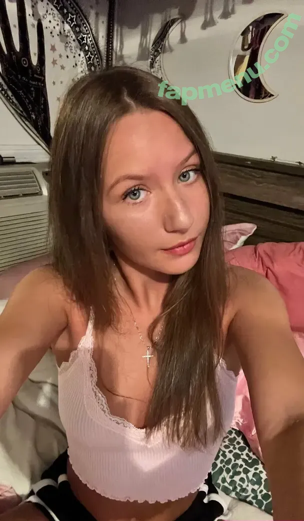 paisleysnowxo nude photo #0128 (Chloe Cox / Faithmary / Paisley Snow / bigsnoww_)