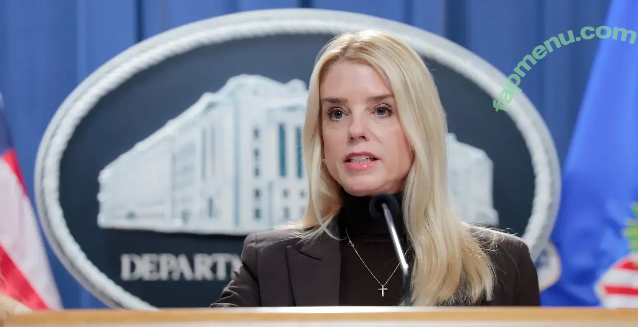 Pam Bondi nude photo #0008 (Pam Bondi)