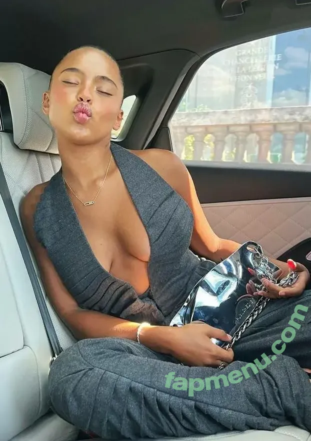 Paola Locatelli nude photo #0003 (Paola Lct / paolalct)