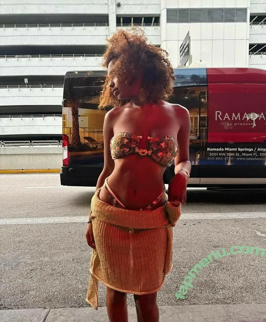 Paola Locatelli nude photo #0439 (Paola Lct / paolalct)