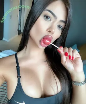Paola Martinez / la_marrr777 / lamar__777 nude photo #0006