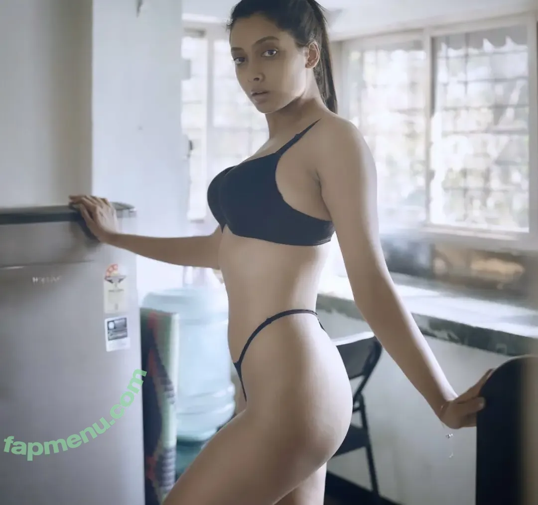 parijat.nath nude photo #0001 (parijat.nath)