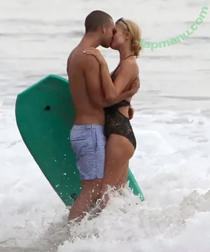 Paris Hilton / parishilton nude photo #2294