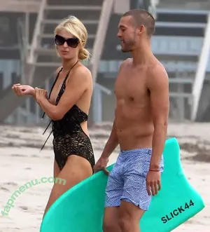 Paris Hilton / parishilton nude photo #2295