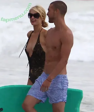 Paris Hilton / parishilton nude photo #2297