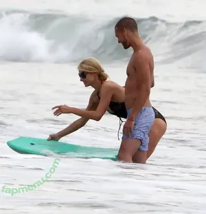 Paris Hilton / parishilton nude photo #2298