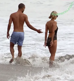 Paris Hilton / parishilton nude photo #2301