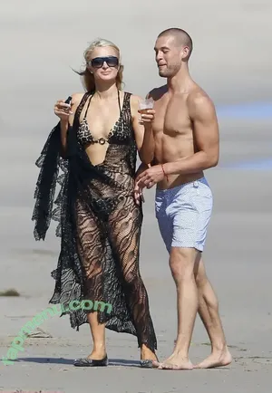 Paris Hilton / parishilton nude photo #2308
