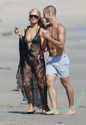 Paris Hilton / parishilton nude photo #2320